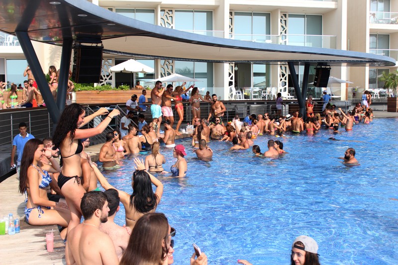 Sunday Pool Party at Whitelace